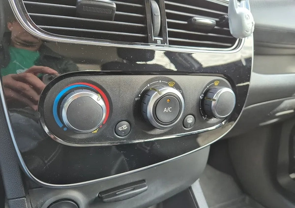 Renault Clio cena 41900 przebieg: 63125, rok produkcji 2019 z Siechnice małe 67
